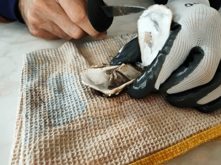 Как открыть устрицу?