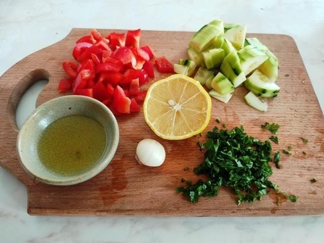 Салат с горохом нут