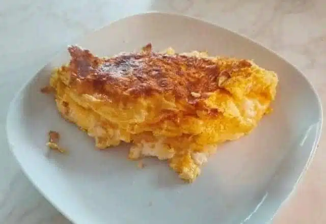 Омлет Пуляр на сковороде