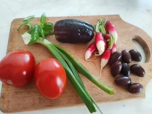 Салат Нисуаз с тунцом: классический рецепт